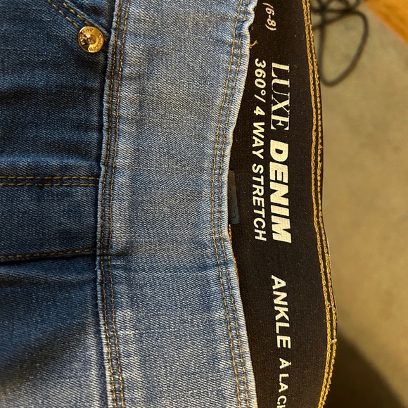 Luxe Denim 4 way stretch ankle jeans with little white beads around ankles. - Picture 3 of 5